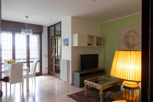 HouSmart Isonzo 6, Casalecchio di Reno