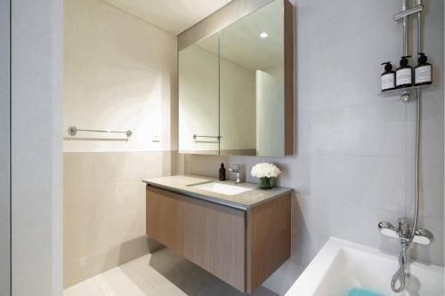 Luxury Apt and Private Beach with cooled sand, Dubaï (photo 7)