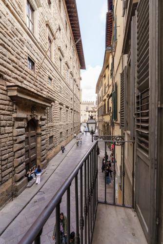 Uffizi Palace View - Florence Dolce Vita - image 2