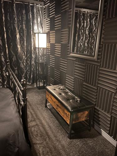 Asmodeus Studio - Kinky adult only stay, Gloucester (foto 3)