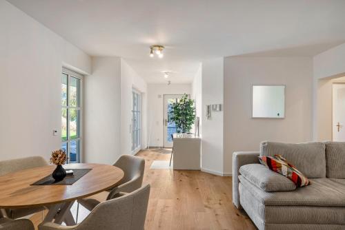 Superior One-Bedroom Apartment