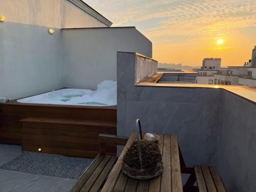 Pezsgőfürdő, Cobertura Duplex com Vista e Jacuzzi para 6 pessoas in Cavalhada