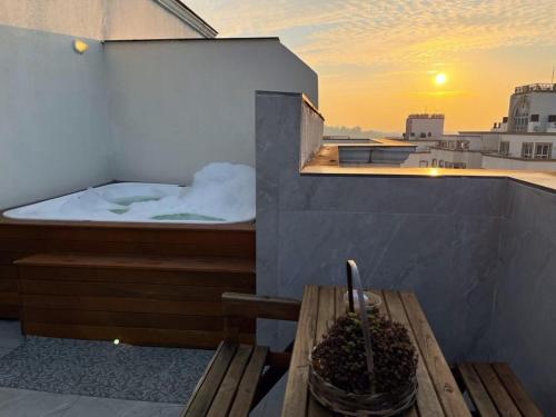 Cobertura Duplex com Vista e Jacuzzi para 6 pessoas in Cavalhada