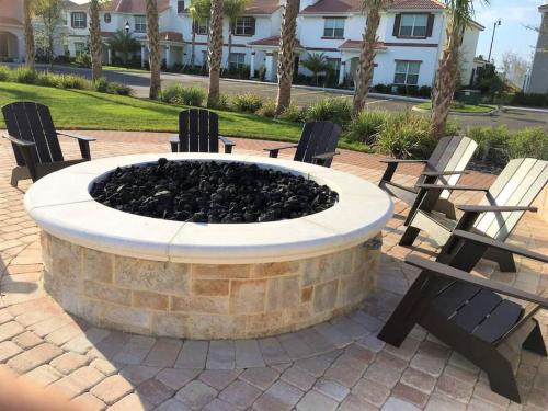 Relax in Ultimate Comfort with Pool & BBQ Area - image 5