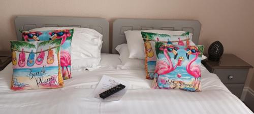 Premier King Room image 6