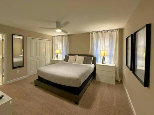 Charming 4BR with Private Heated Pool & BBQ Grill, Kissimmee (foto 10)