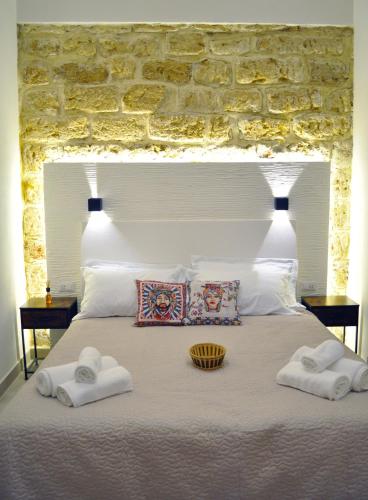 Deluxe Room image 10