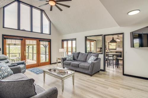 Walk to Marina Water-View Dale Hollow Lake Escape in 利文斯頓 (TN)