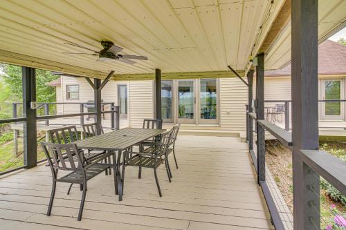 Walk to Marina Water-View Dale Hollow Lake Escape in 利文斯頓 (TN)