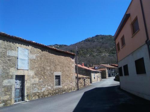 Apartamentos La Covatilla in Neila de San Miguel