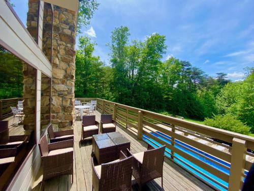 Fireside Lodge - by The Chalets in Blackjack