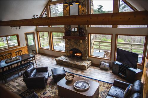 Fireside Lodge - by The Chalets in Blackjack