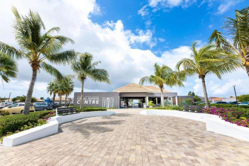Vista exterior, Coral Estate Luxury Resort in Willibrordus