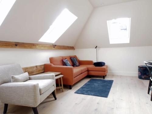 Stylish Mezzanine Loft in Central Edinburgh - Flat 5, Elgin House Apartments, Edinburgh