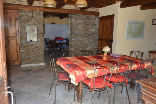 A szálláshely kívülről, Mas Avec Piscine et soin offert in St Michel De Deze