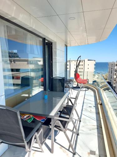 One-Bedroom Apartment image 6