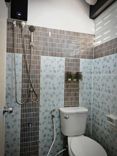 Bathroom, Irich Residence Theparak S209 BTS-Chang Erawan 2kms near McDonald's