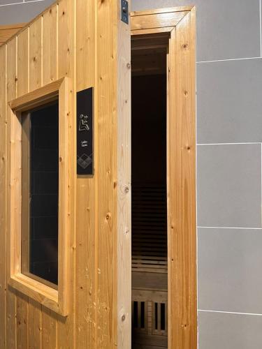 이포 Sunway Onsen 4-6pax 2성급 싱글룸 레스토랑