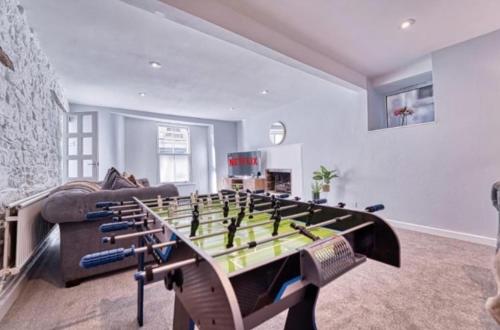 The Stylish Gem of Bath - Sleeps 10, Bath (photo 4)