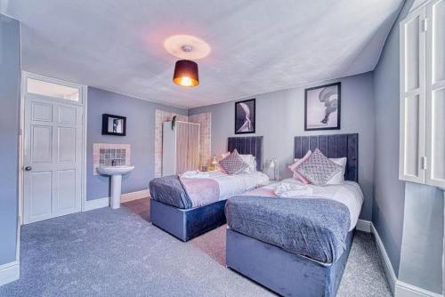 The Stylish Gem of Bath - Sleeps 10, Bath (photo 6)