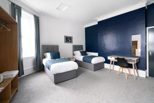 room detail thumbnail 1