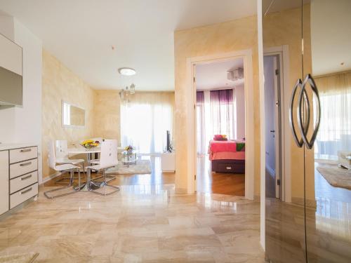 Luxury Apartment Valentina - image 10