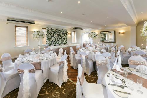 Best Western Manchester Oldham Smokies Park Hotel - image 7