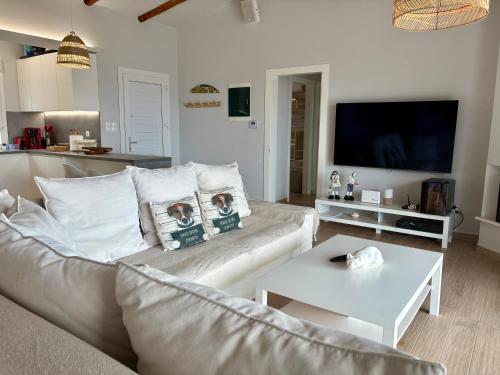 Oceana - Exclusive Beachfront Villa with Private Pool and BBQ by GG, Alexandroupoli (foto 10)