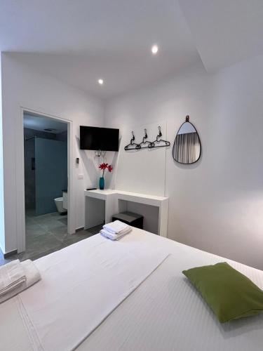 Double Room image 2