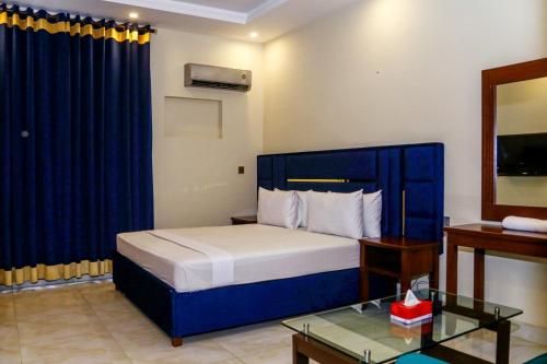 Double Room image 7