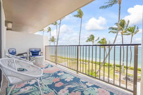 Condo on Beach with AC in Punaluu (HI)