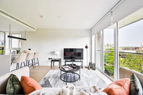 Luxury 2-Bed 2-Bath Apartment -White City Living -Steps To Tube, Londyn (zdjęcie 2)