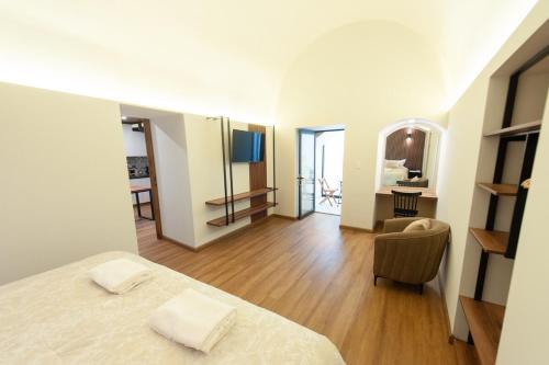 One-Bedroom Apartment image 5