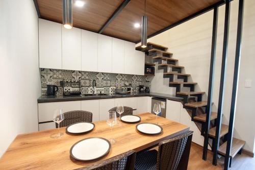 Beautiful Duplex 1 block from the main square - image 3