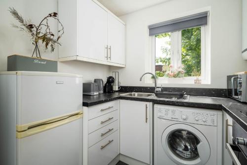 1BR House Near Centre - WiFi - Parking x2 - Pets, Liverpool (photo 8)