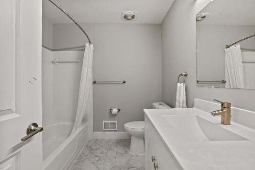 Trendy & Vibrant Unit City Experience, Rochester Hills (zdjęcie 7)