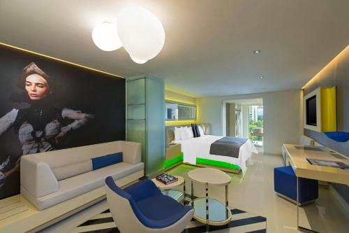 room detail thumbnail 2