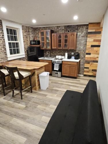 köök, Modern 1BR Apartment in GREAT Location Unit 203 in Maryville (TN)