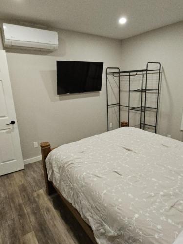 Modern 1BR Apartment in GREAT Location Unit 203 in Maryville (TN)
