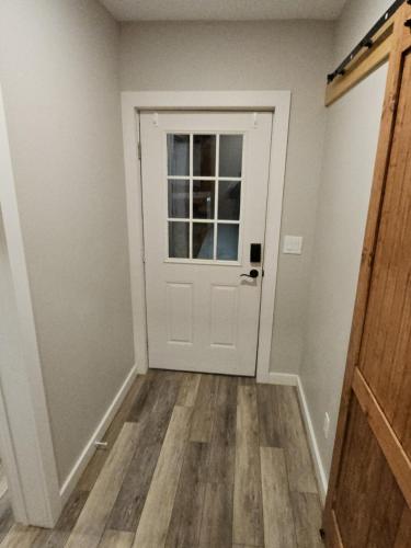 Sissepääs, Modern 1BR Apartment in GREAT Location Unit 203 in Maryville (TN)