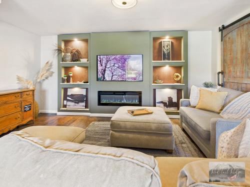 Beautiful Country Apartment, AC, Pickleball, Billiards, Playground, Gardens - Alpine, OR