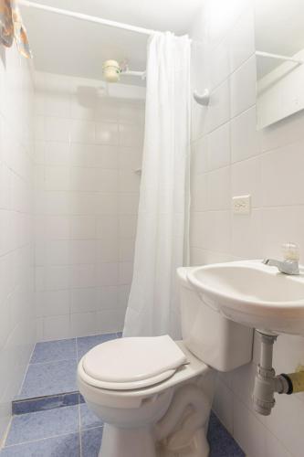Double Room image 5