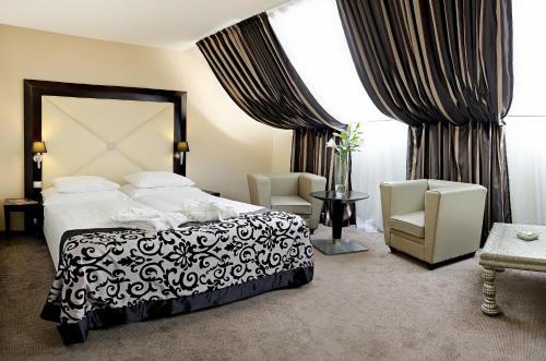 Grandior Hotel Prague - image 8