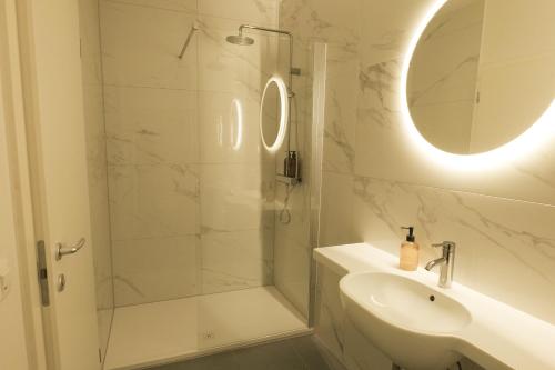 Double Room image 7
