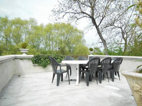 Balkons/terase, Les Bains Bed & Breakfast in Cheny