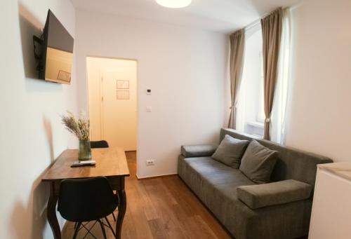 One-Bedroom Apartment image 6
