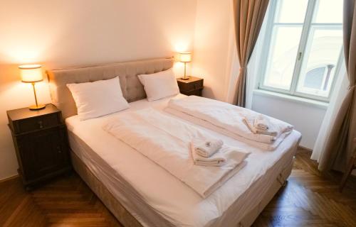 One-Bedroom Apartment image 9