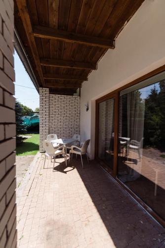 Four-Bedroom Apartment with Lake View