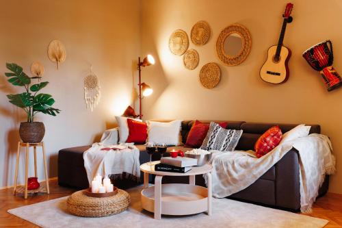 Bright Harmony with Balcony Old Town Renovated