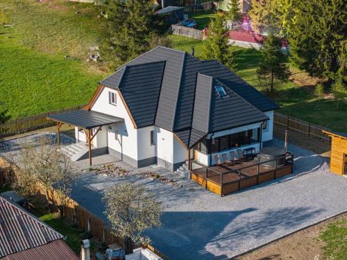 A szálláshely kívülről, Mariska Villa in Marosfő